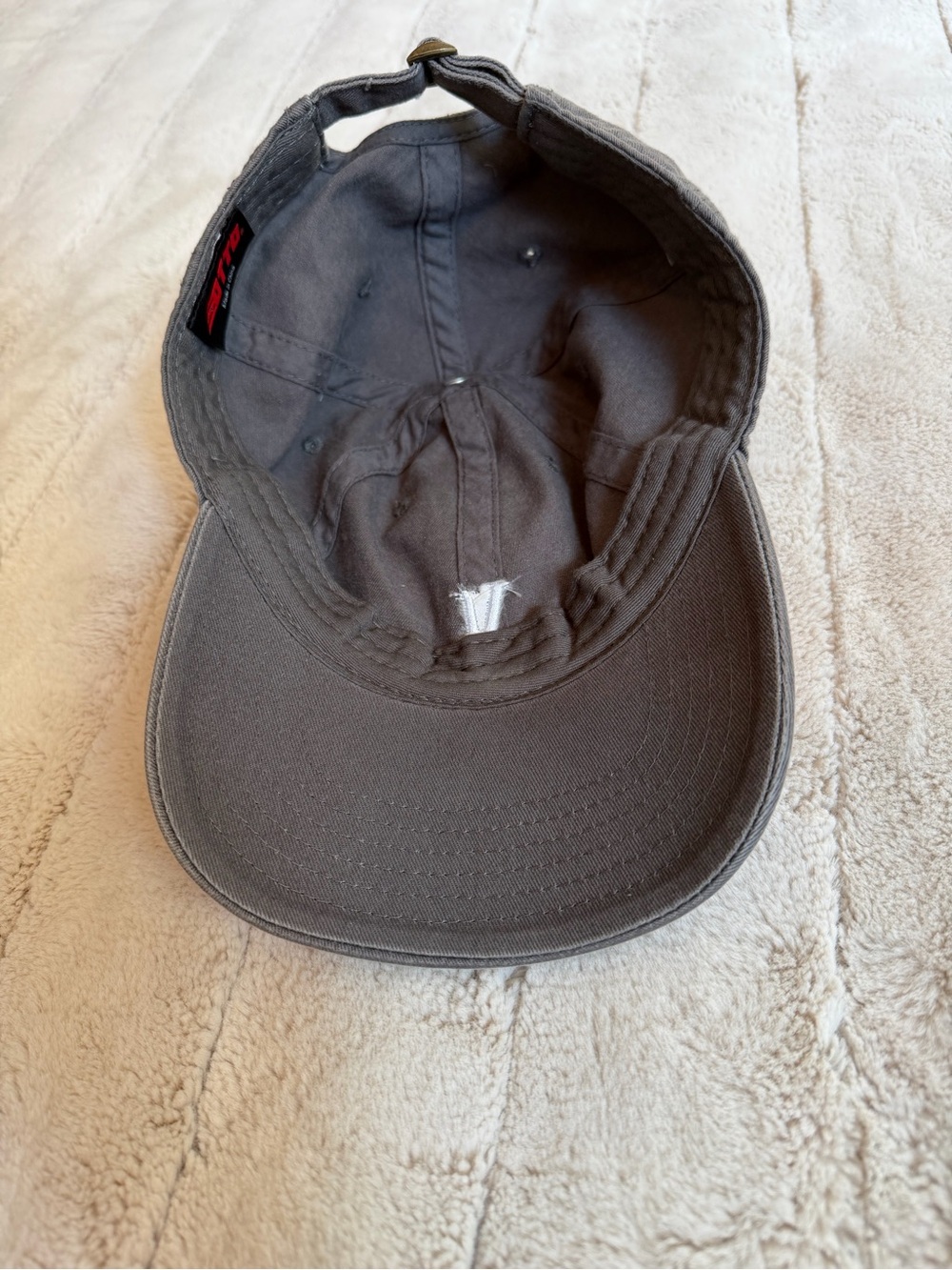 🥳 *SALE* Vuori Dad Hat, Charcoal Grey, OS - Picture 2 of 2